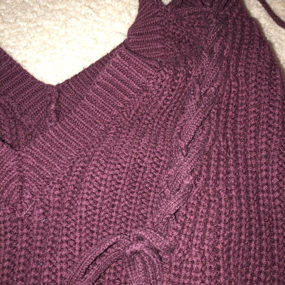 Burgundy sweater - Picture 2 of 3